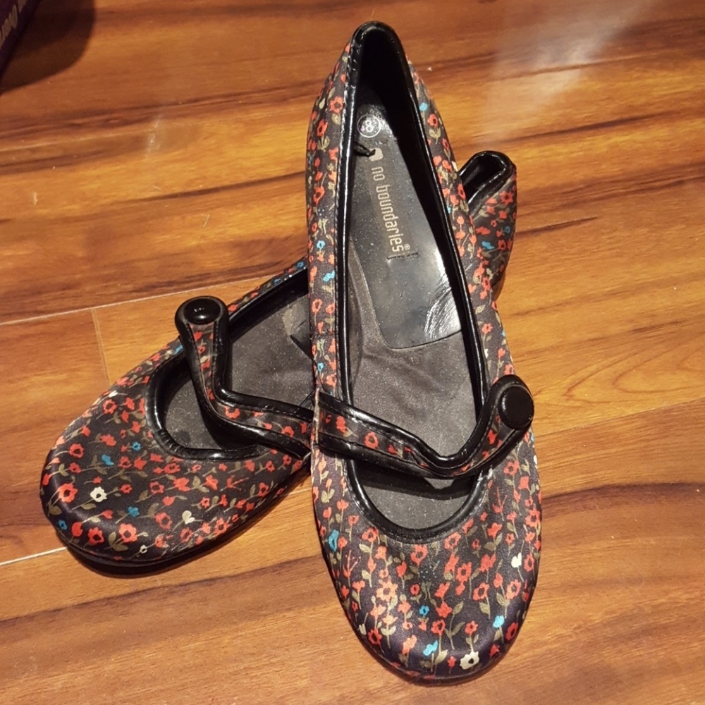 Flowered flats